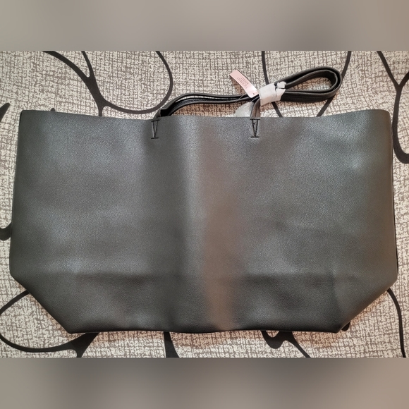 NWT Victoria's Secret Black Leather Weekender - Picture 2 of 4